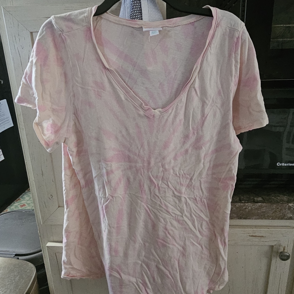 LuLaRoe Light Pink Tie-Dye V-Neck Tee